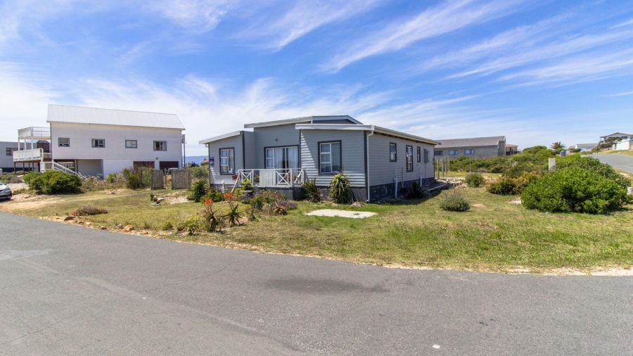 4 Bedroom Property for Sale in De Kelders Western Cape
